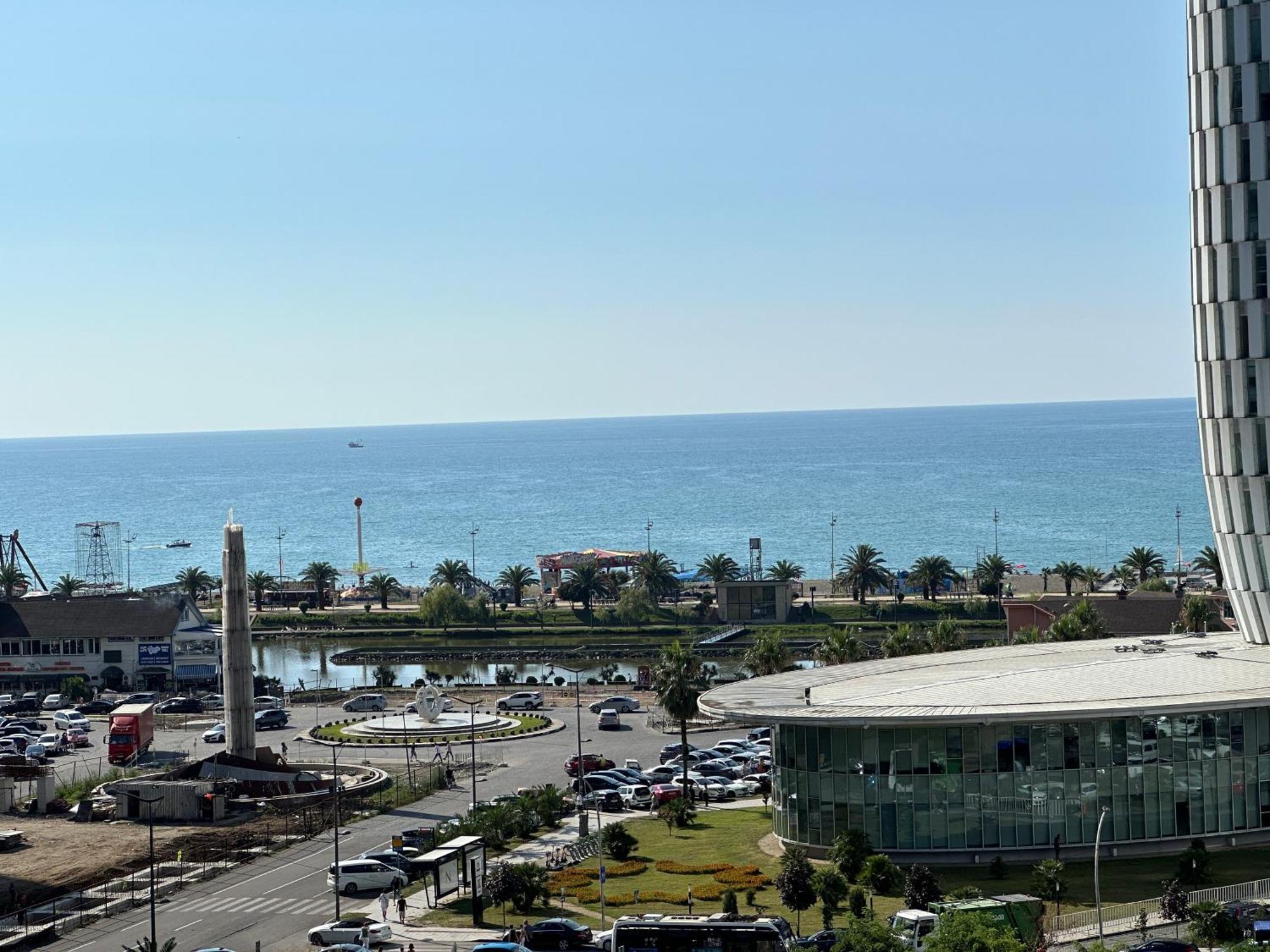 Апартамент У Моря Batumi Exterior photo